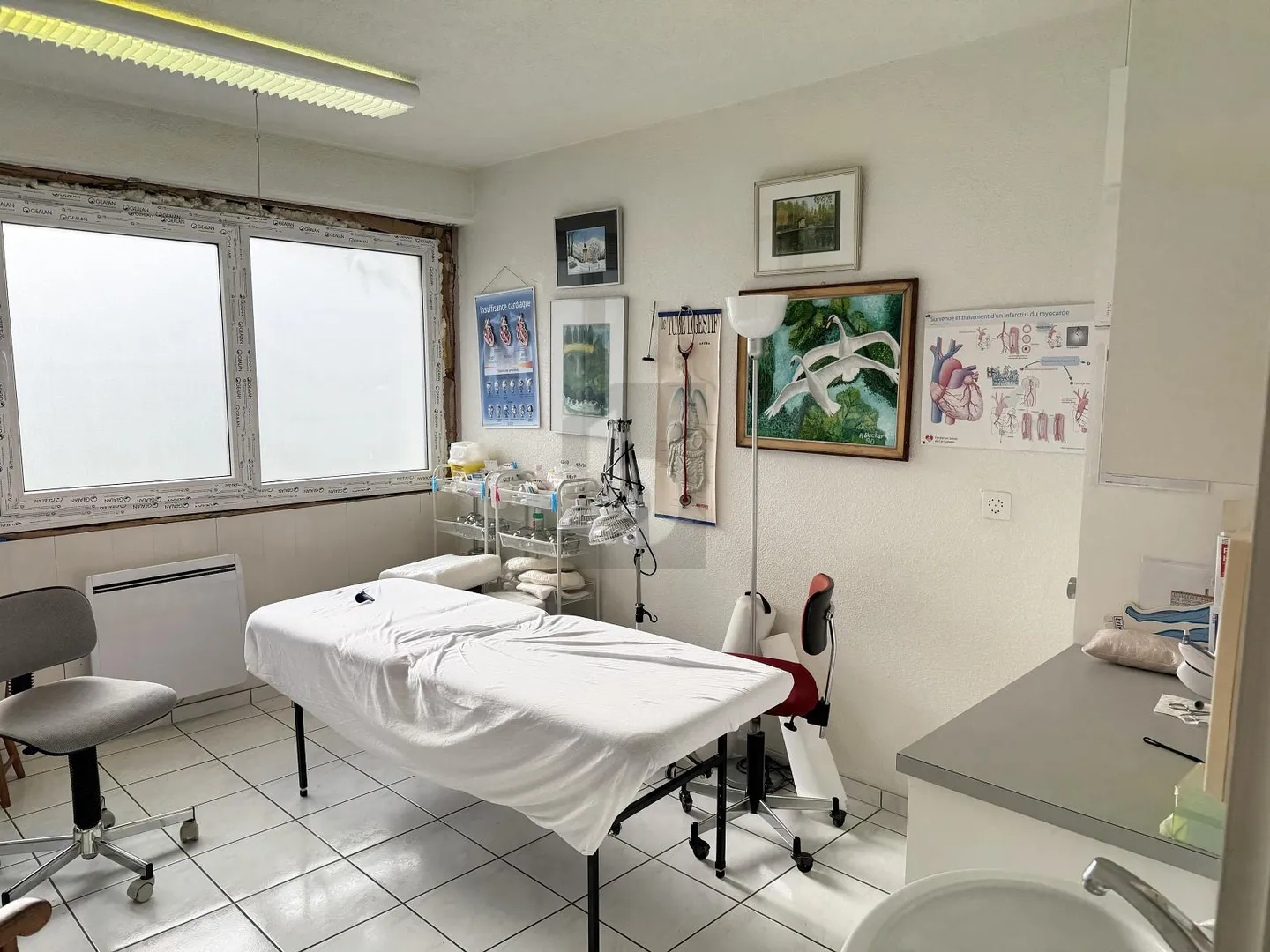 GERÄUMIGES MEDIZINISCHES BÜRO! - Foto 4 von 6