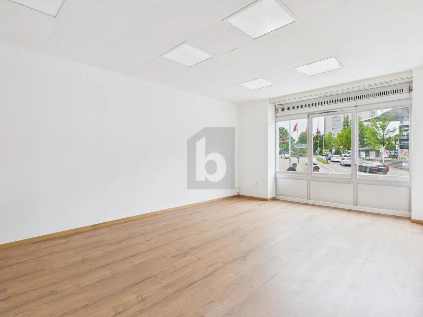 ICI VOTRE ENTREPRISE PEUT GRANDIR - Photo 1 sur 6