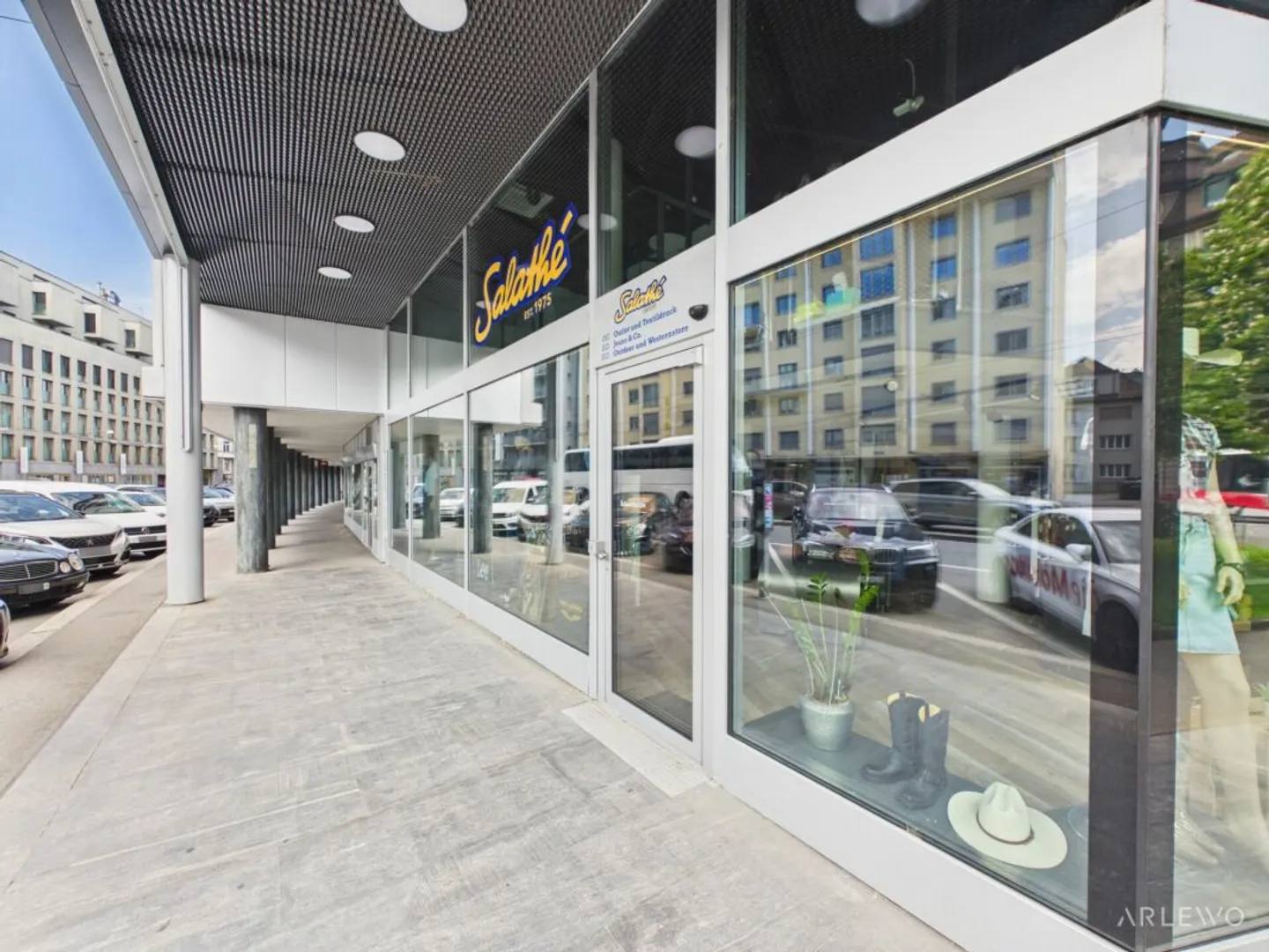 Vitrine au Pilatusplatz - Photo 3 sur 13