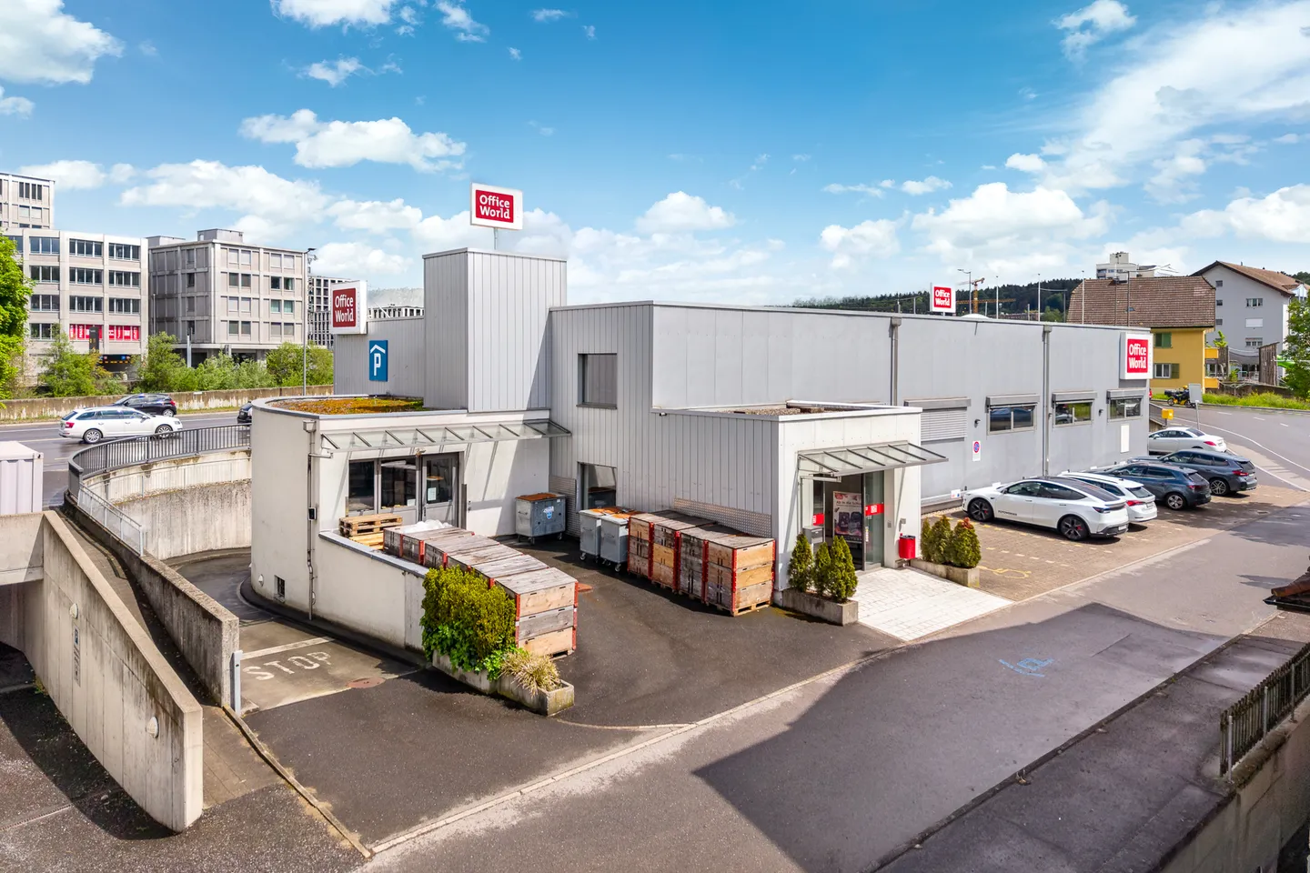 Geräumige Gewerbefläche in Reussbühl - Foto 1 von 7