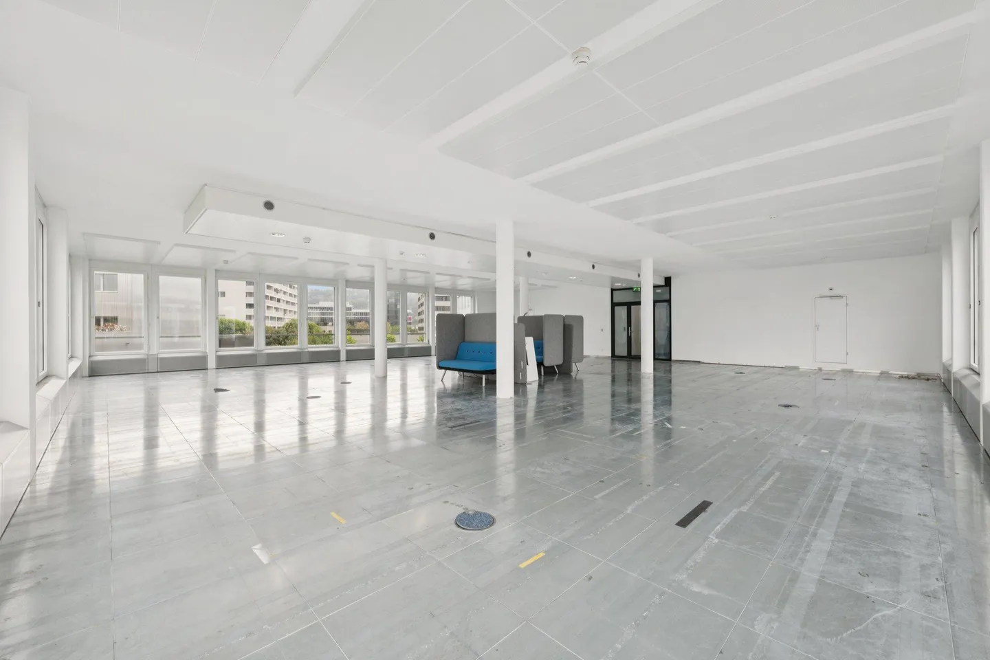 Spazio ufficio moderno in una posizione centrale - Foto 2 di 9