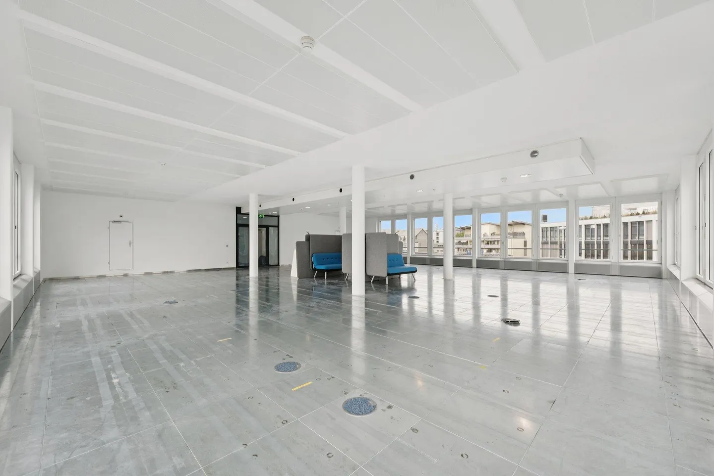 Spazio ufficio moderno in una posizione centrale - Foto 4 di 9