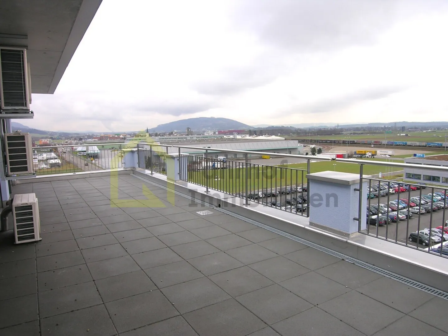Ufficio con vista sulla terrazza - Foto 4 di 11