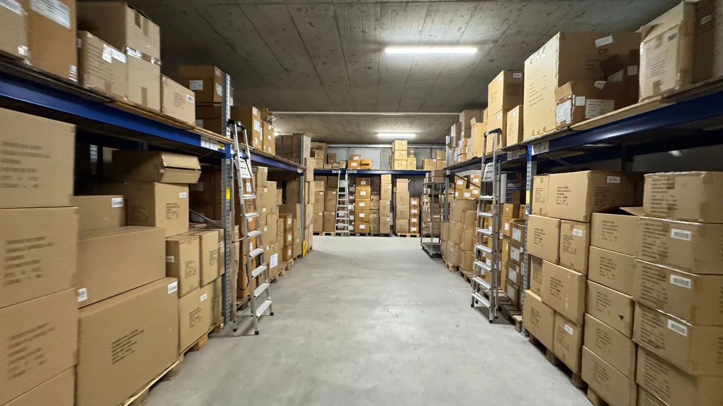 Spazio di stoccaggio pratico nella zona industriale di Burgdorf - Foto 8 di 13