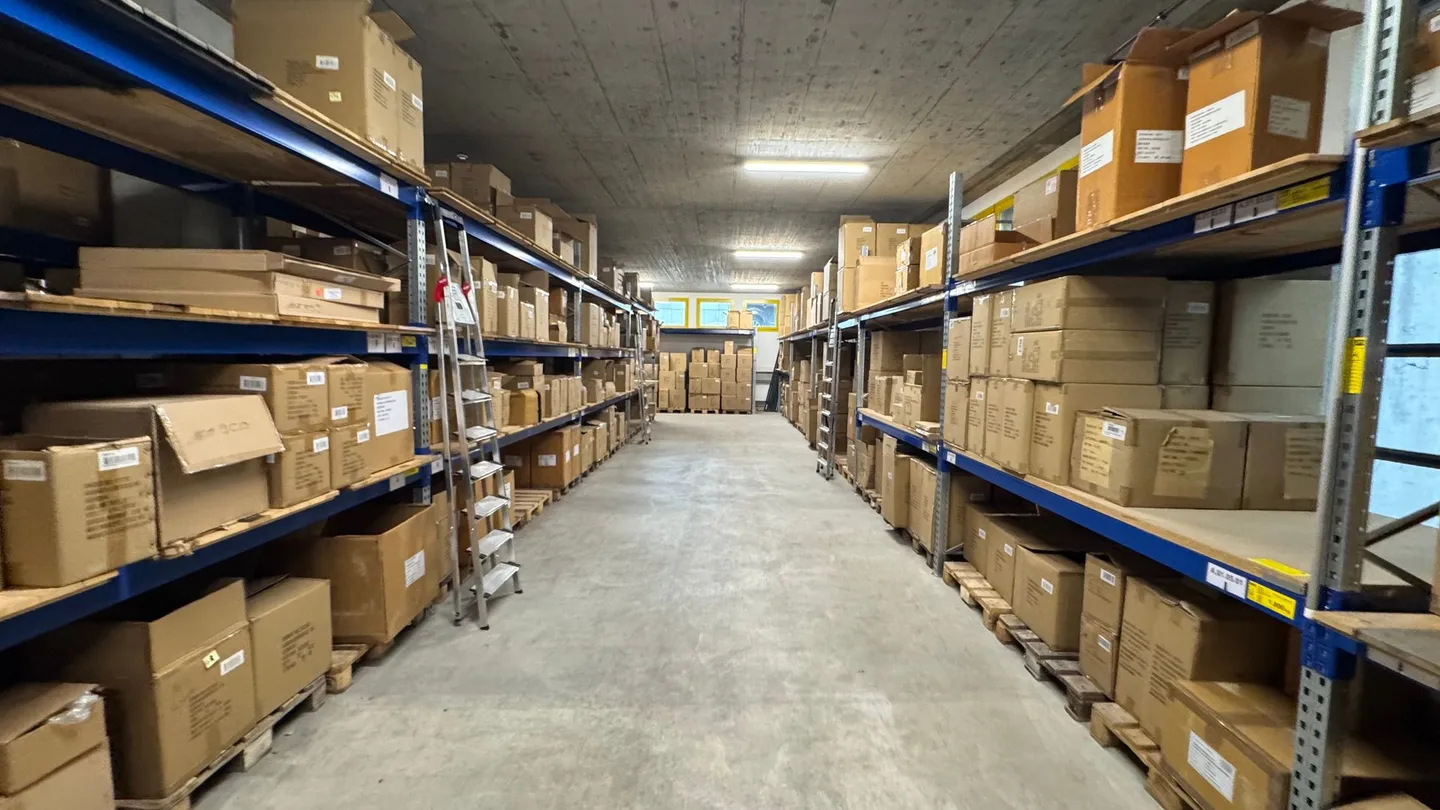 Spazio di stoccaggio pratico nella zona industriale di Burgdorf - Foto 12 di 13