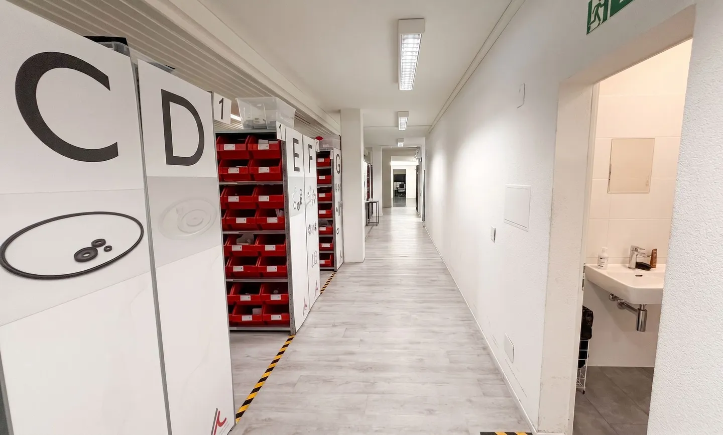 Spazio spazioso in affitto in una posizione centrale - Foto 11 di 13