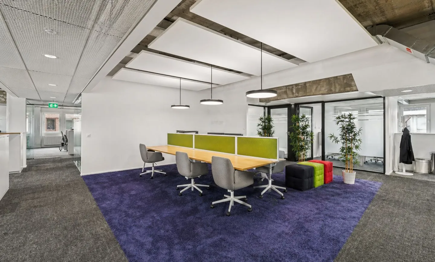 Spazio per sede moderna vicino a Zurigo – 760 m² disponibile immediatamente - Foto 1 di 11