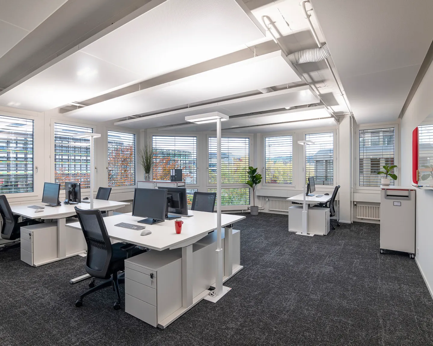 Corner Office with Charm – Space for Your Team of Up to 7 People - Photo 2 of 11