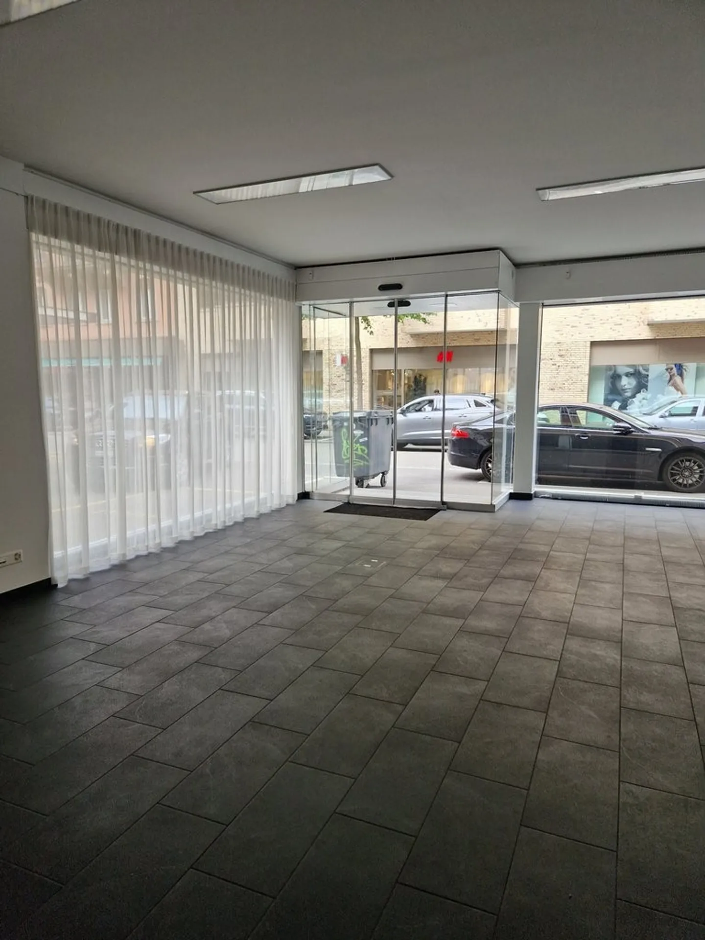 Espace commercial lumineux / surface de vente à Zurich Oerlikon - Photo 5 sur 5