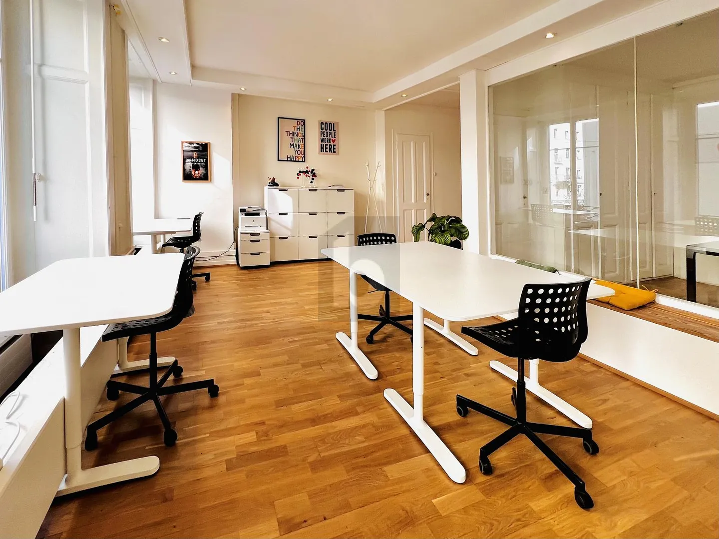 NICE OFFICE AVAILABLE AT A BEAUTIFUL ADDRESS - Photo 4 of 6