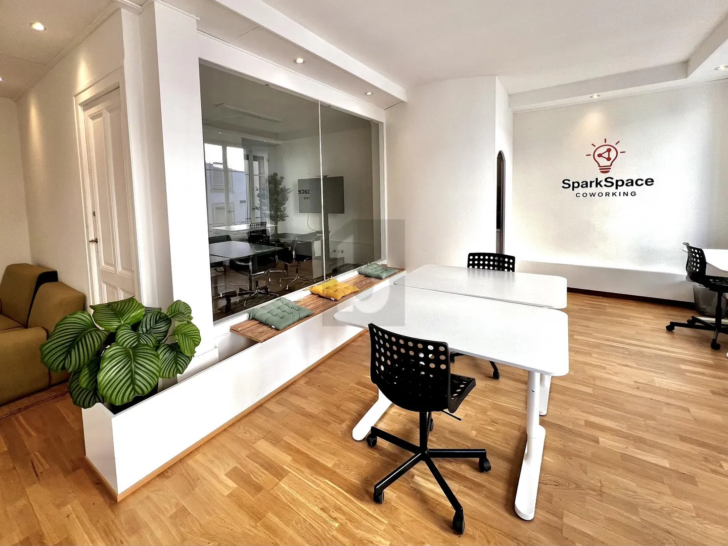 NICE OFFICE AVAILABLE AT A BEAUTIFUL ADDRESS - Photo 3 of 6