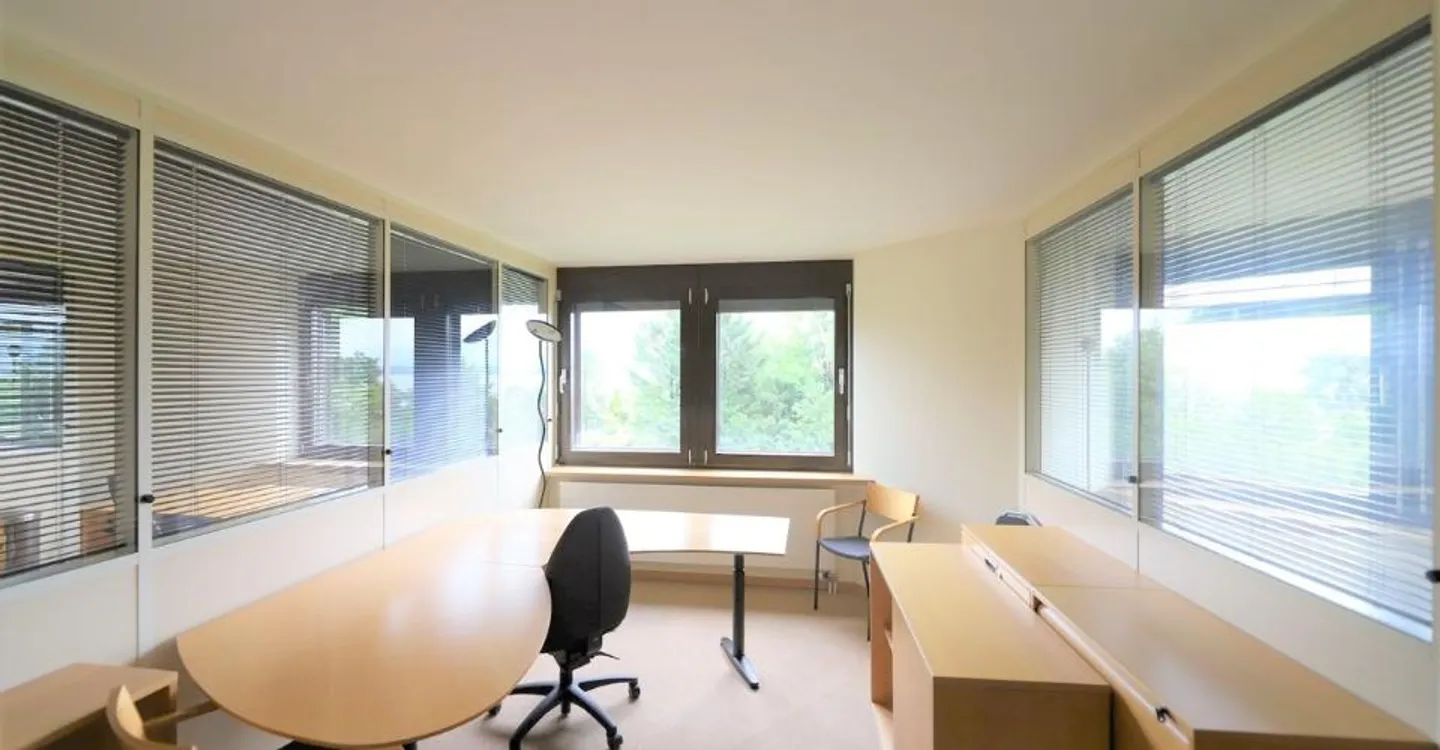 Bureau 1 pièce - Foto 1 von 8
