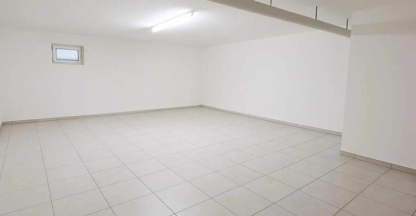 Deposito - Foto 1 di 3