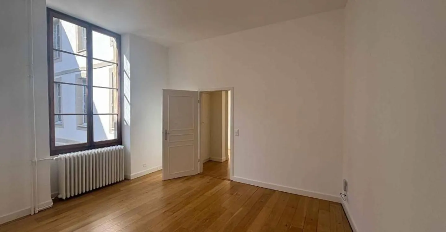 Bureau Charmant au Centre-Ville - Photo 5 sur 9