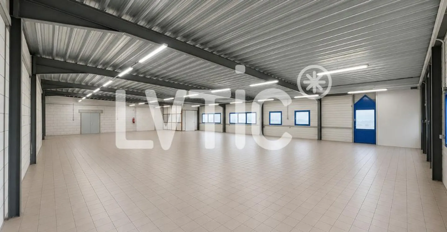 Atelier Spacieux à Louer - Photo 1 sur 8