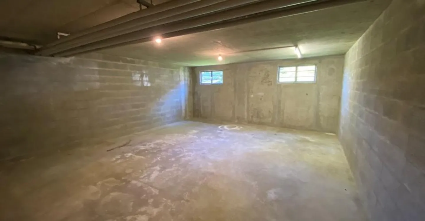 Deposit - Photo 3 of 3
