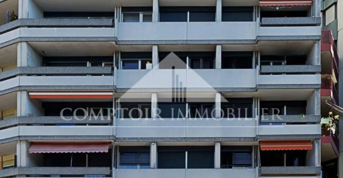 Commerce - Photo 1 of 2