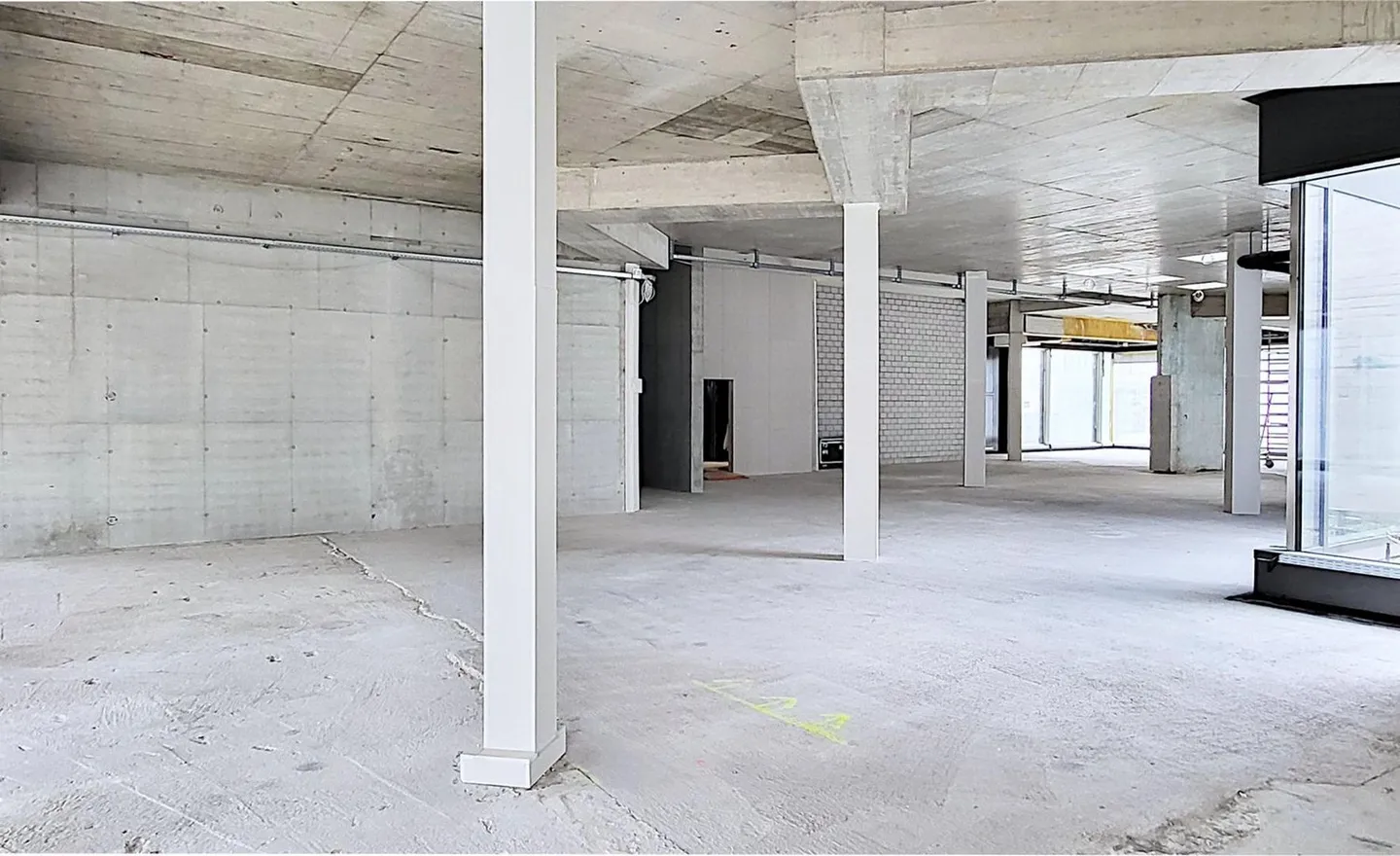 Exciting retail space in prime location in Brugg! - Photo 3 of 8