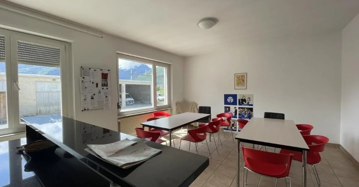 Bureau spacieux à Charrat - Photo 10 sur 11