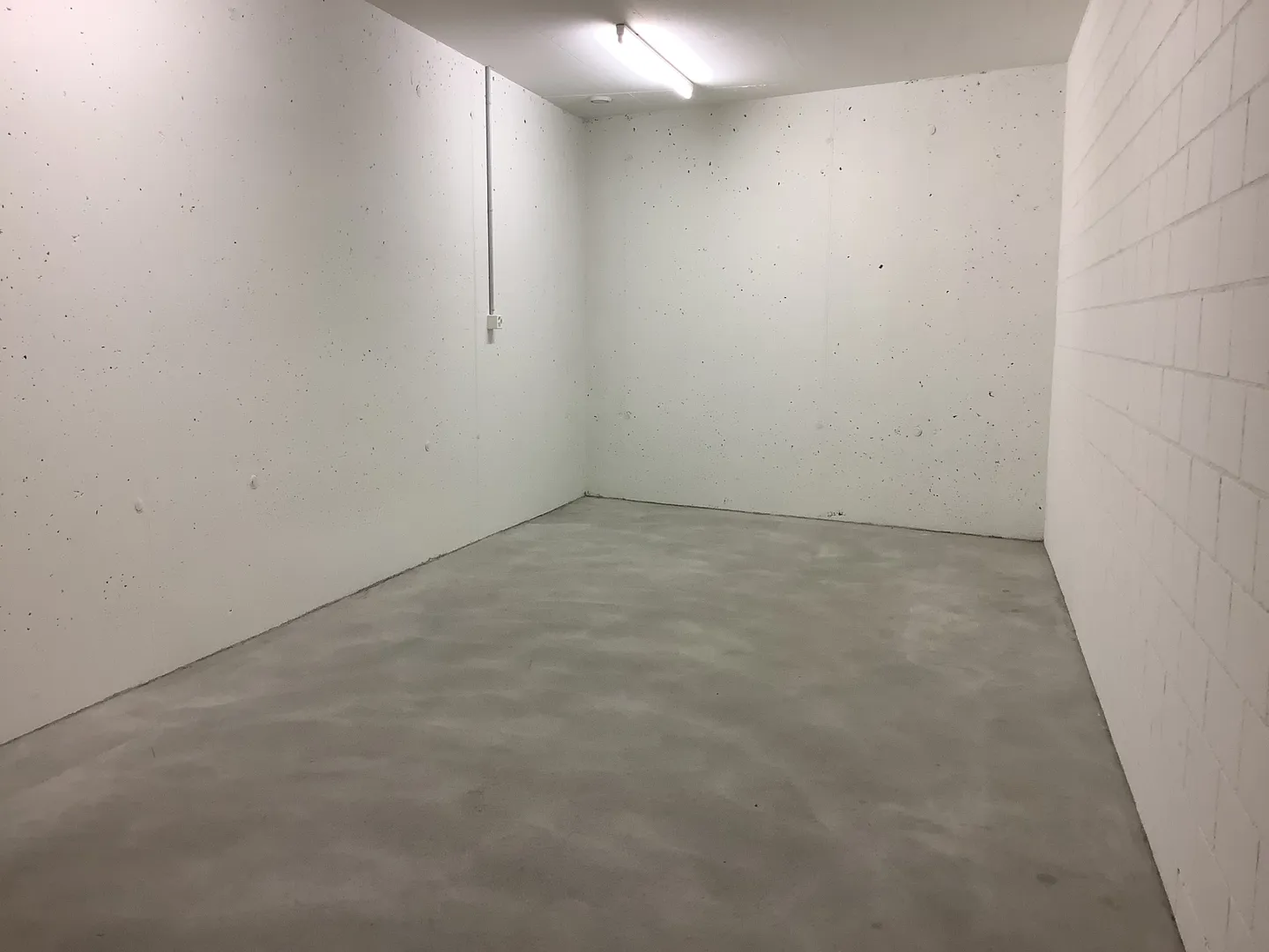 Storage rooms for rent - Photo 2 of 2