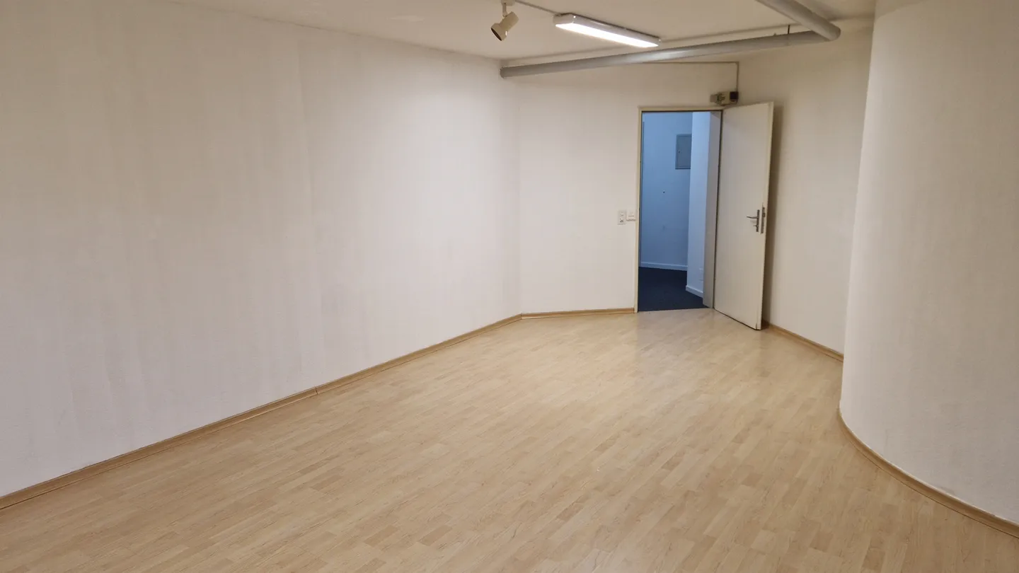 Salle de bricolage dans un endroit calme - Photo 3 sur 3