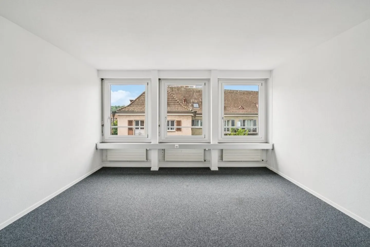 Office space directly at Oerlikon train station - Photo 3 of 6
