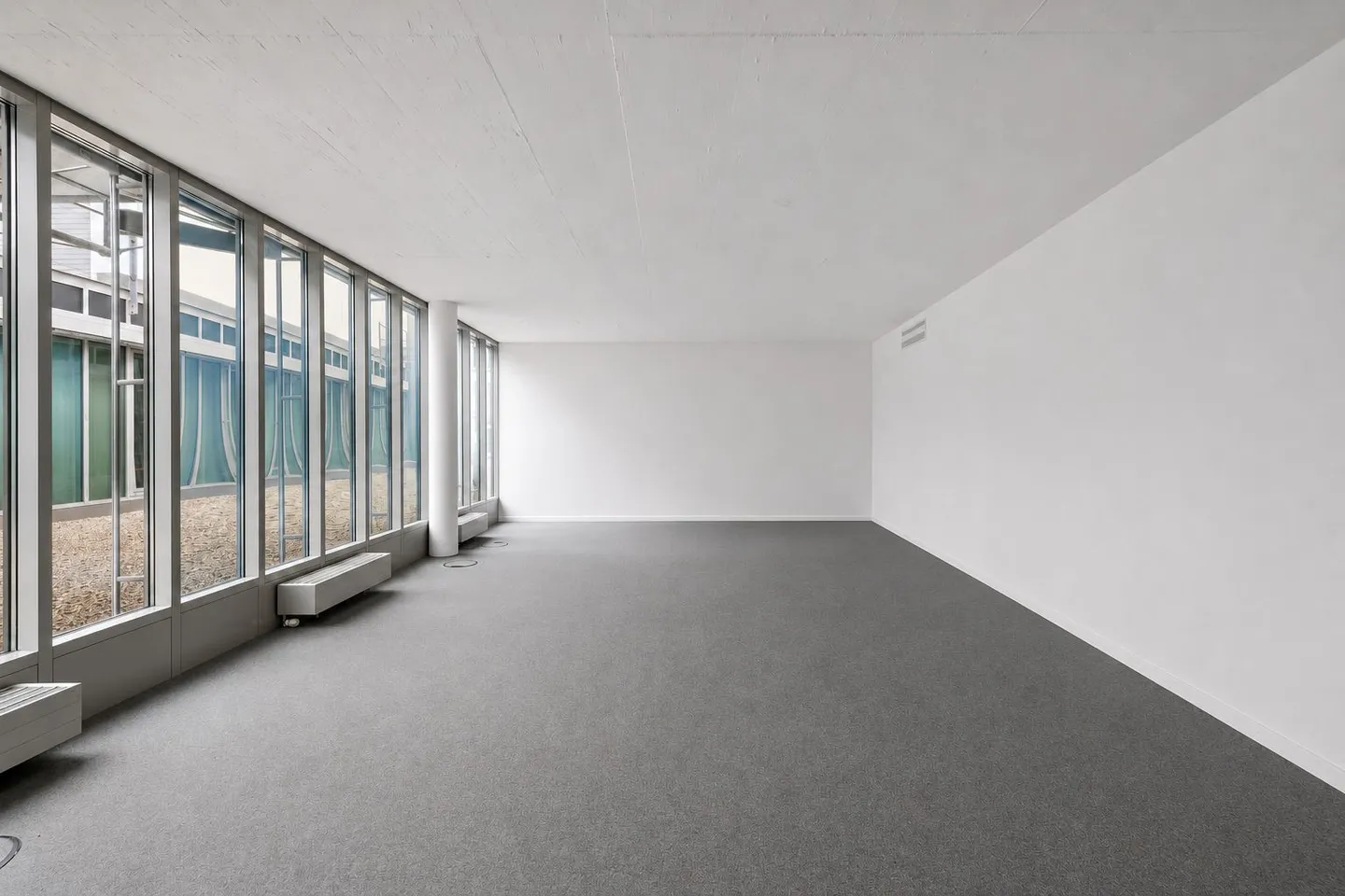 Move in and get started! Modern office space in the center of Brugg! - Photo 2 of 6