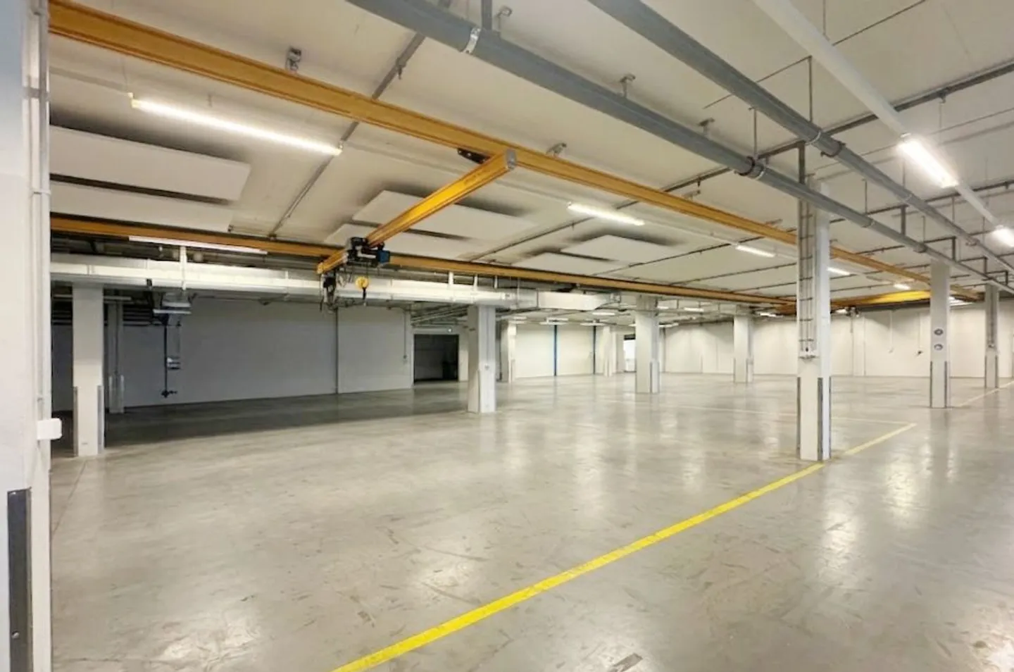 867m² - Commercial, Production or Storage Space with Optimal Delivery - Photo 4 of 11