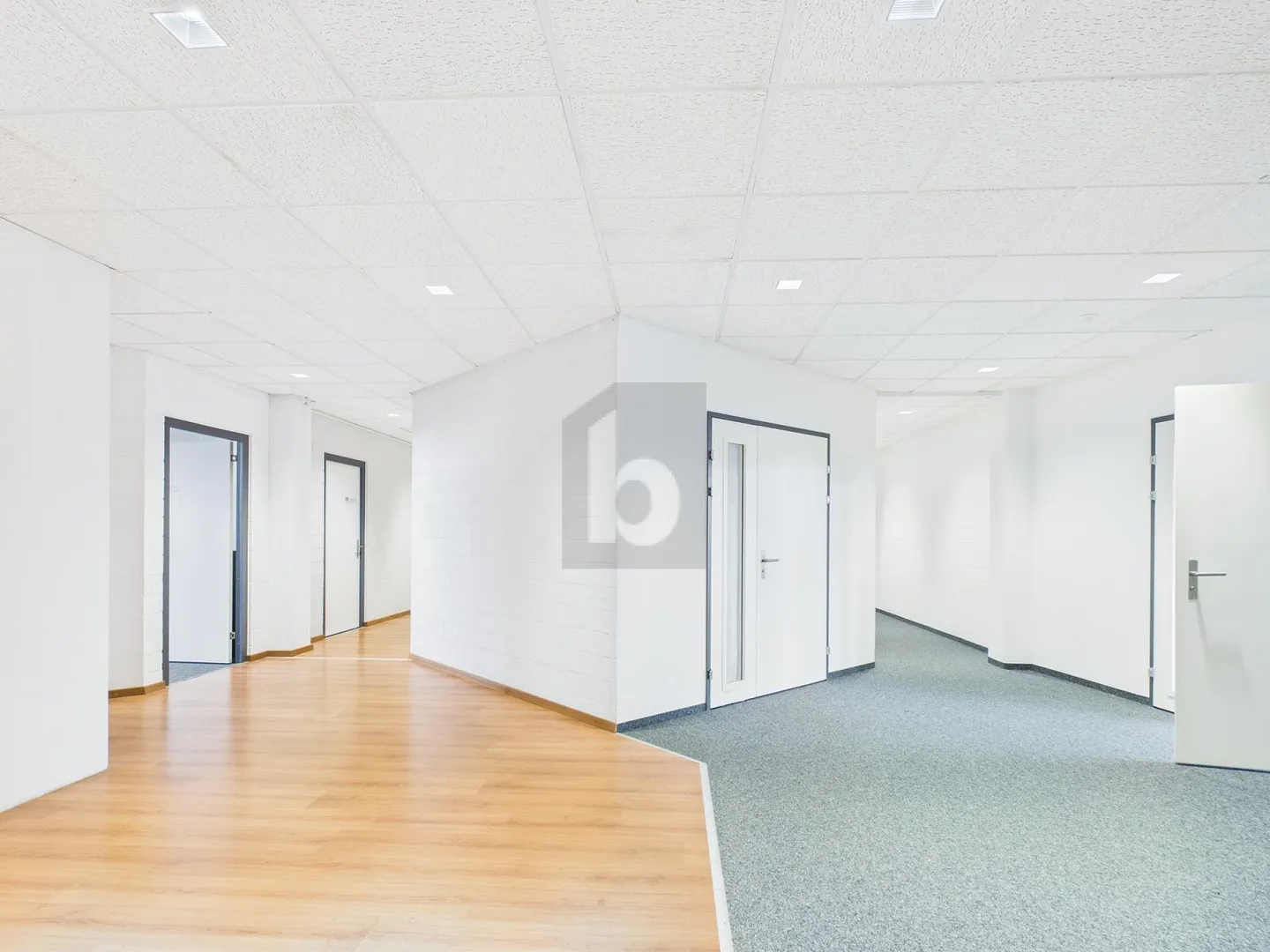 Geräumiges Büro mit Weitblick - Foto 2 von 6