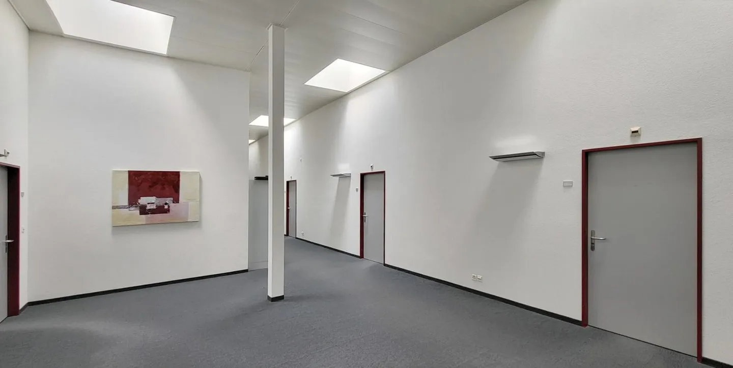 1'101 m² espace de bureau à louer à Wetzikon - Photo 2 sur 7