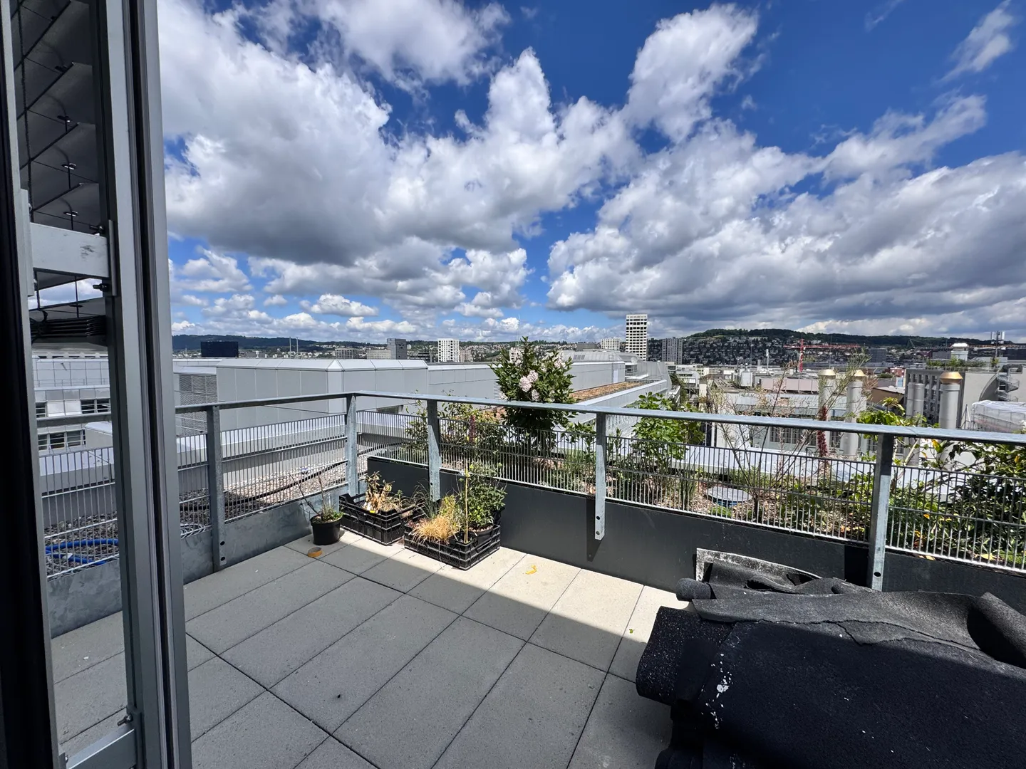 Modern Office Space in Zurich - Photo 8 of 13