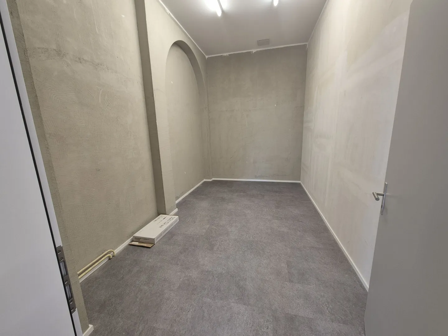 Espace de vente attrayant à la gare de Wald ZH - Photo 4 sur 7