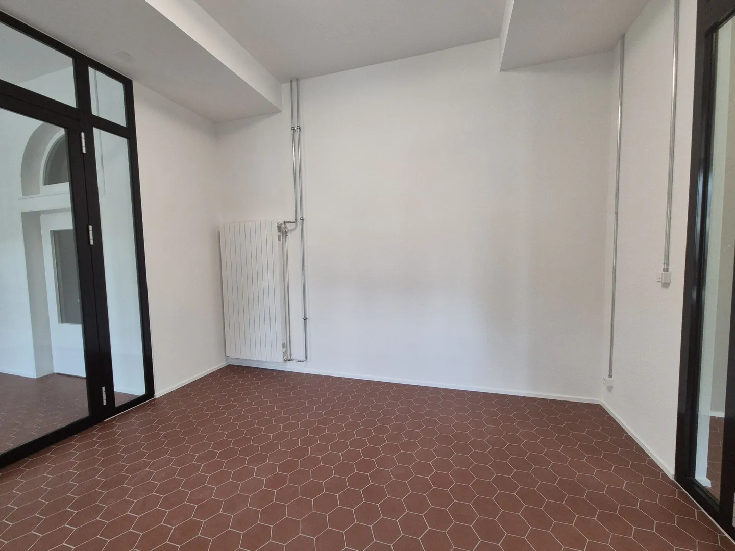 Espace de vente attrayant à la gare de Wald ZH - Photo 3 sur 7