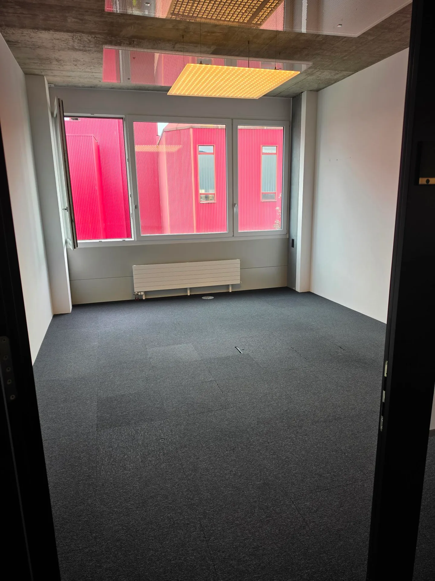 Espace de bureau et de services avec vue - Photo 7 sur 13