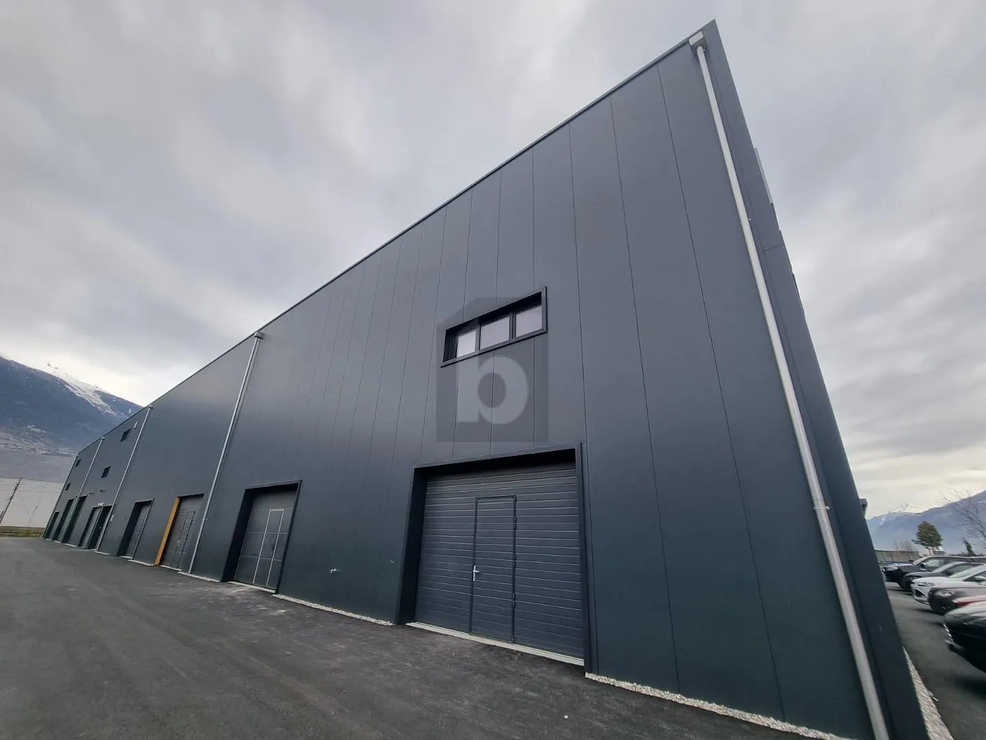 Hall de stockage moderne - Photo 1 sur 5
