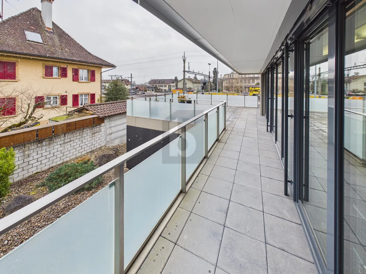 Espace de bureau moderne spacieux - Photo 1 sur 6