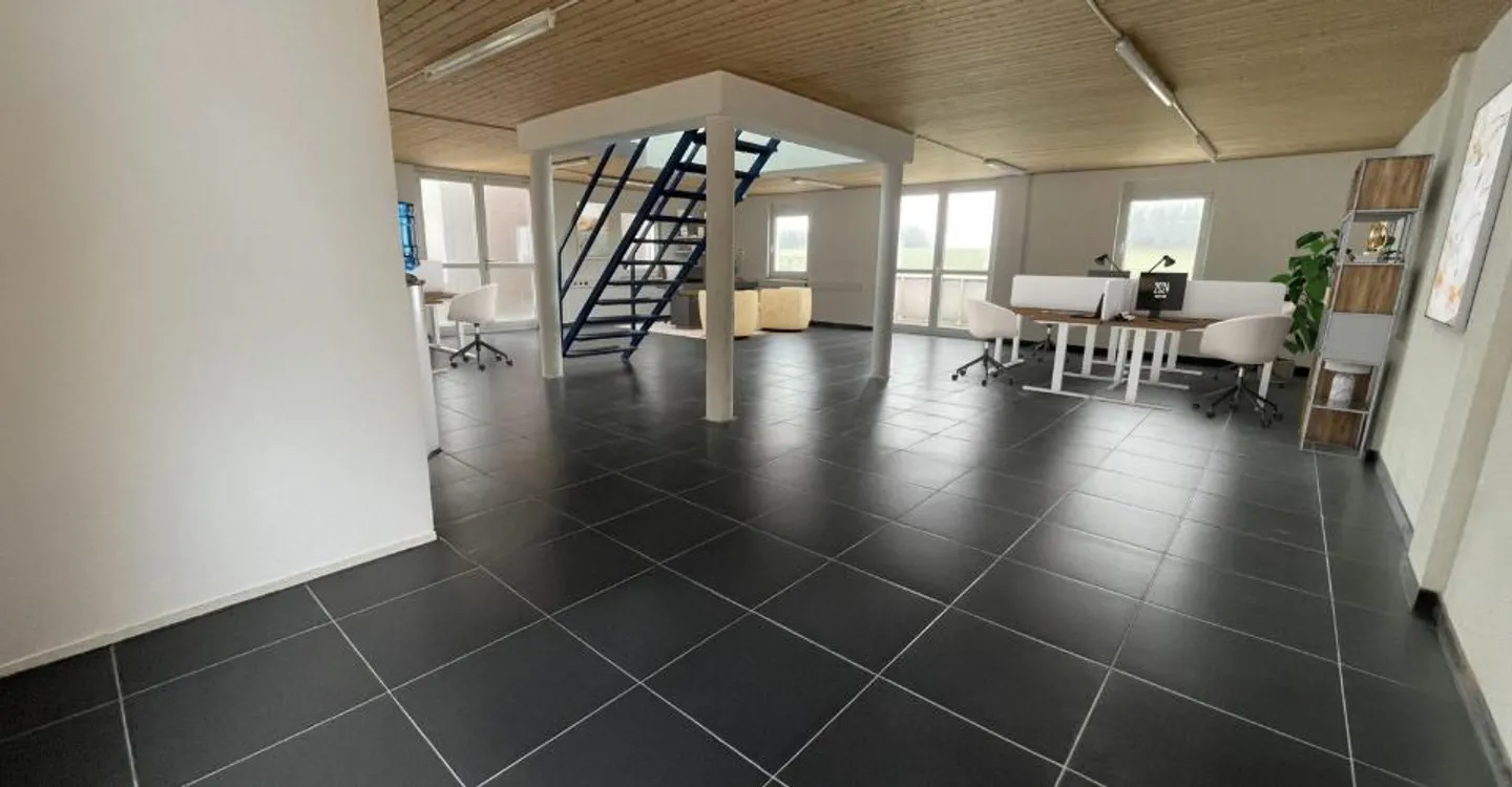 Espace Commercial avec Visibilité Élevée - Photo 6 sur 12
