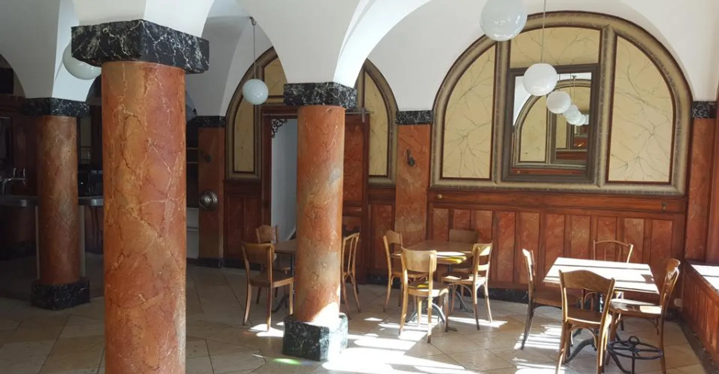 Restaurant Charmant dans Bâtiment Historique - Photo 1 sur 5