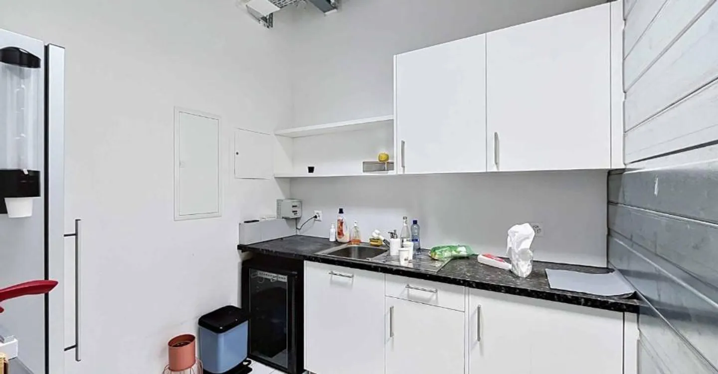 Espace Commercial Spacieux - Photo 10 sur 13