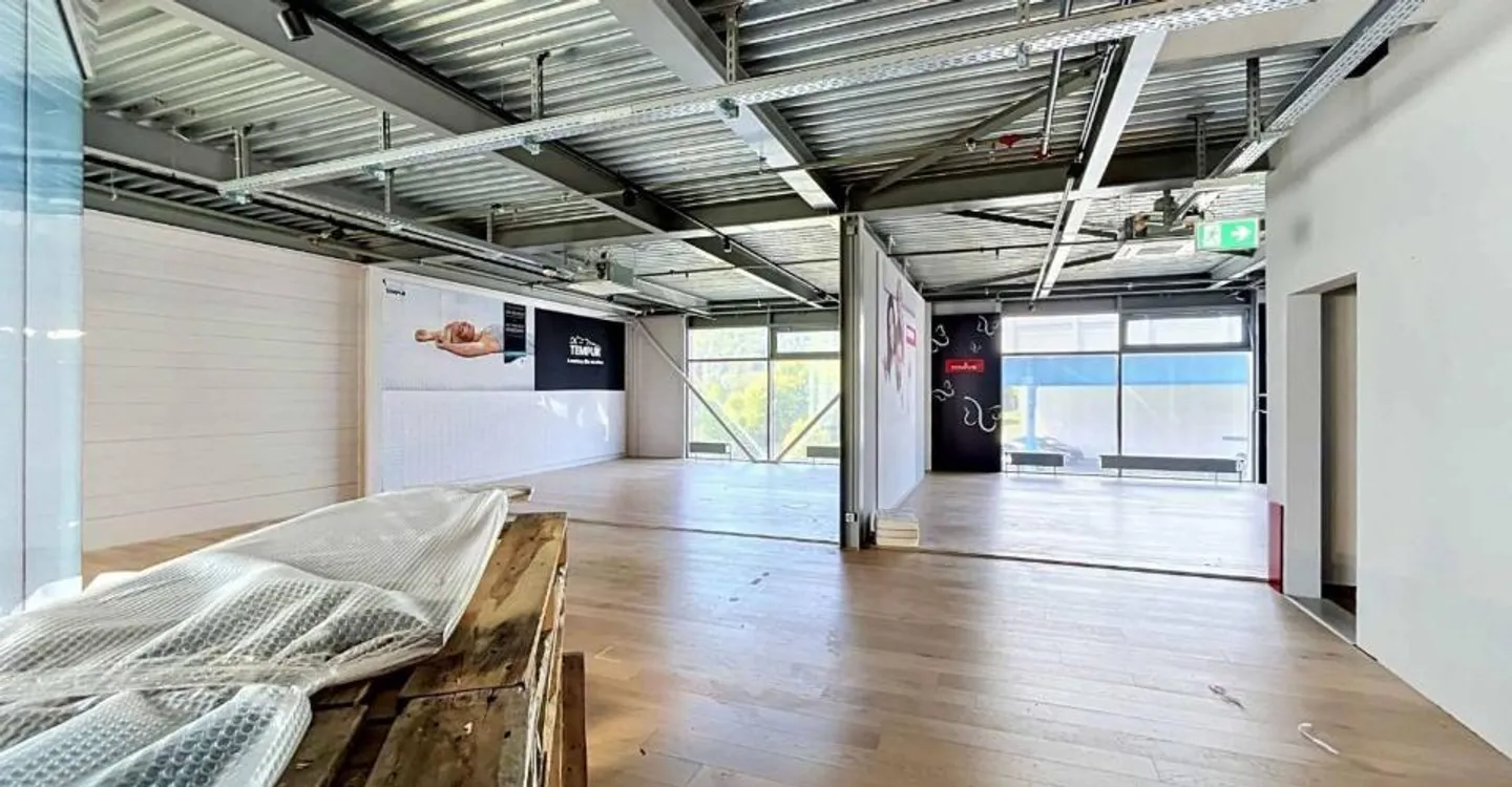 Espace Commercial Spacieux - Photo 5 sur 13