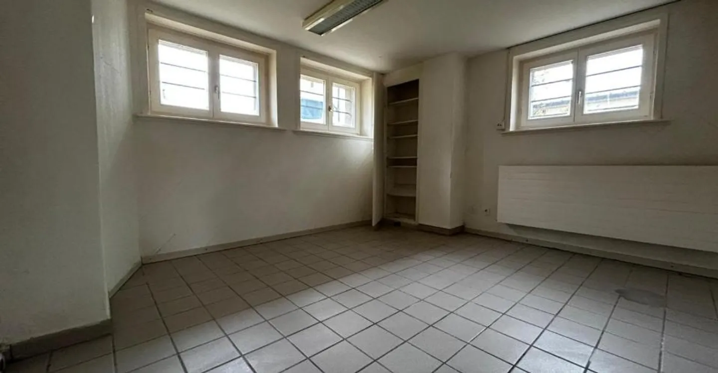 Espace de stockage au sous-sol - Photo 3 sur 6