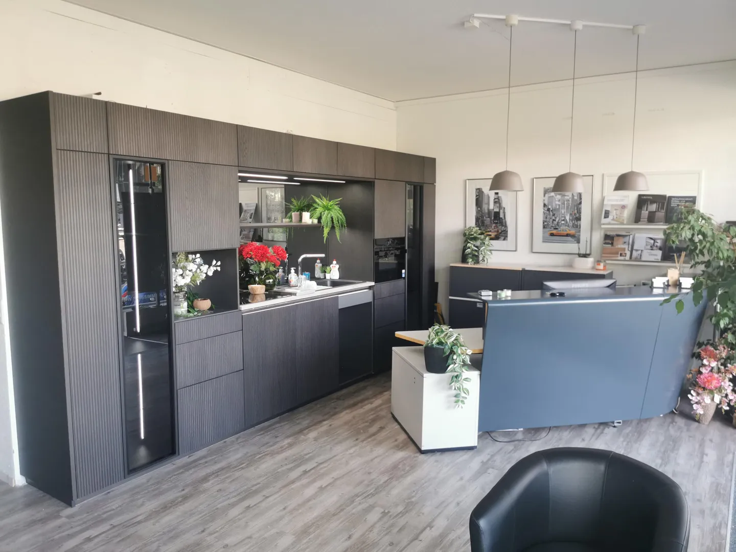 Commercial Space with Kitchen Showroom - Photo 4 of 7