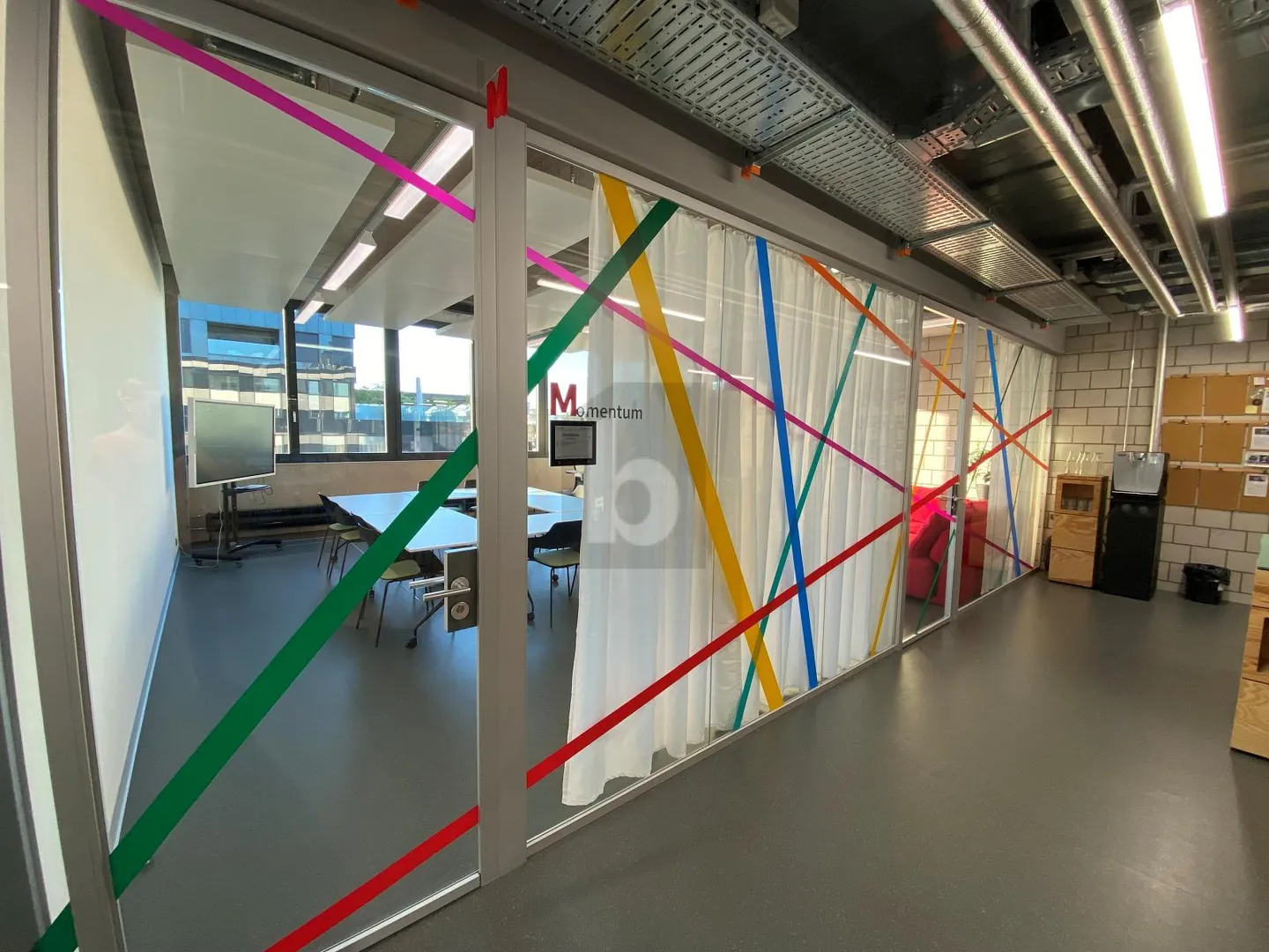 TECH OFFICE IN THE TREND DISTRICT - Photo 4 of 6