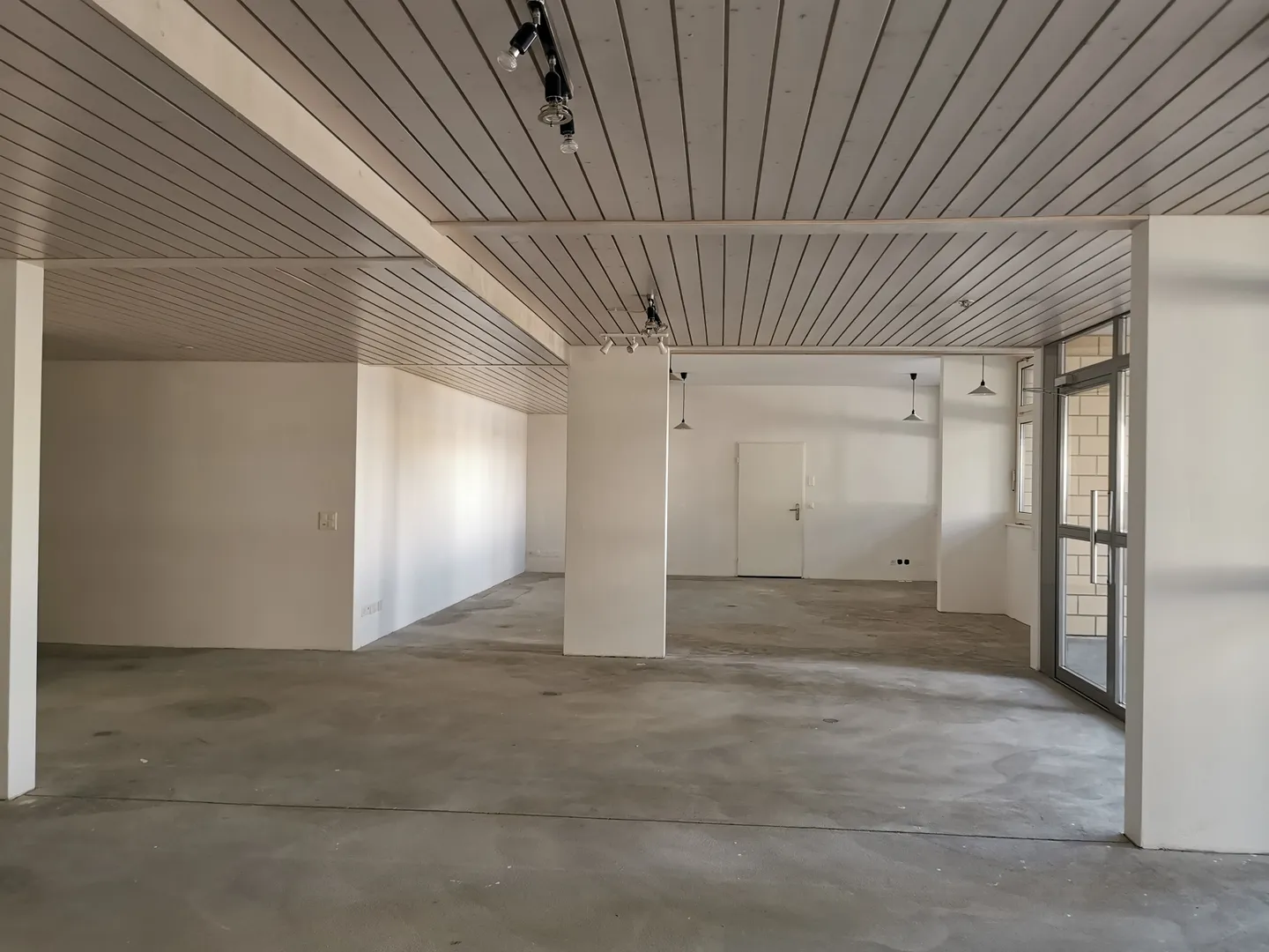 Versatile Commercial Space - Photo 4 of 6