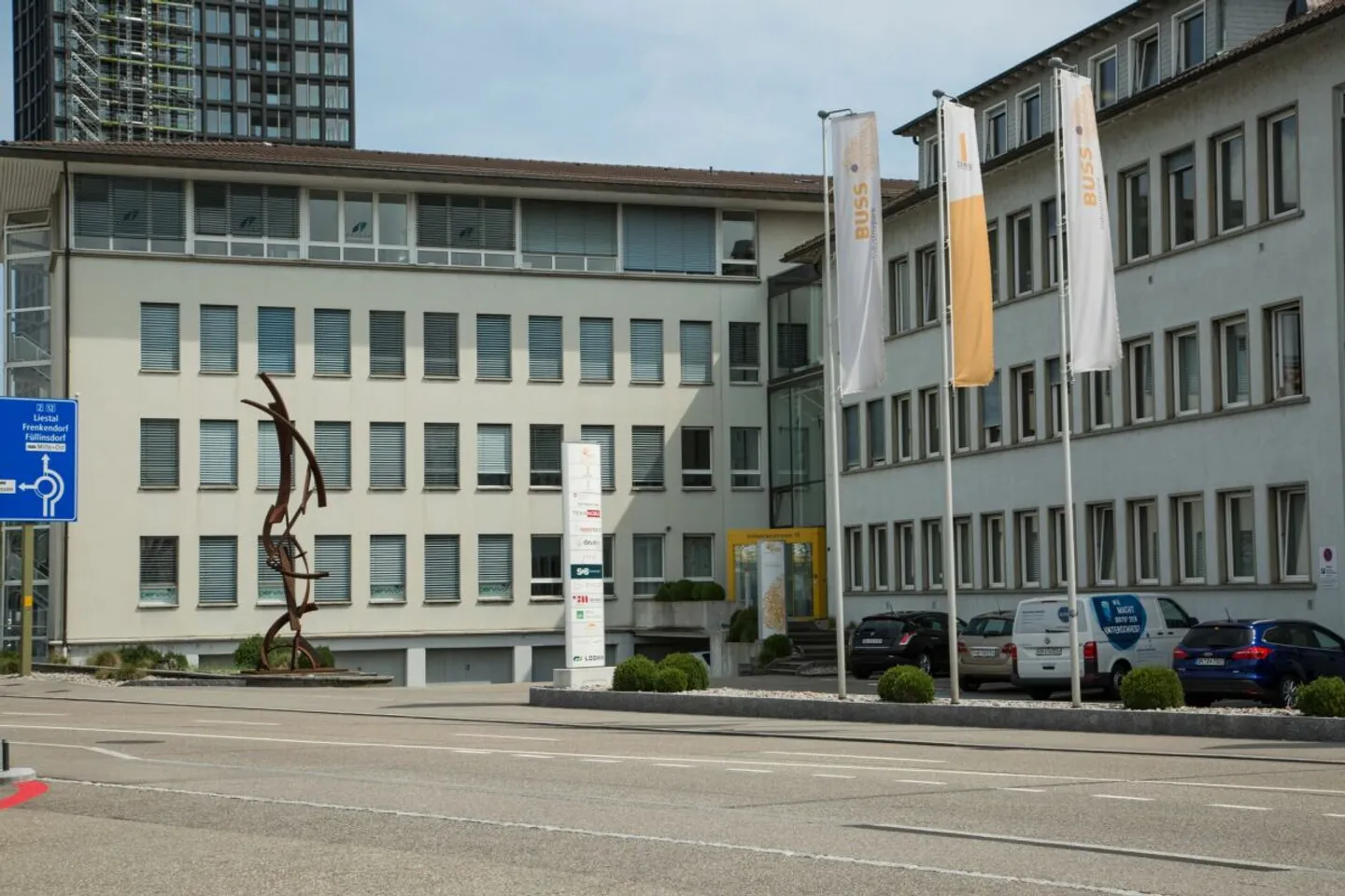 Beautiful office in the Buss area Pratteln - 36 m² on the 1st floor of the main building - Photo 1 of 4
