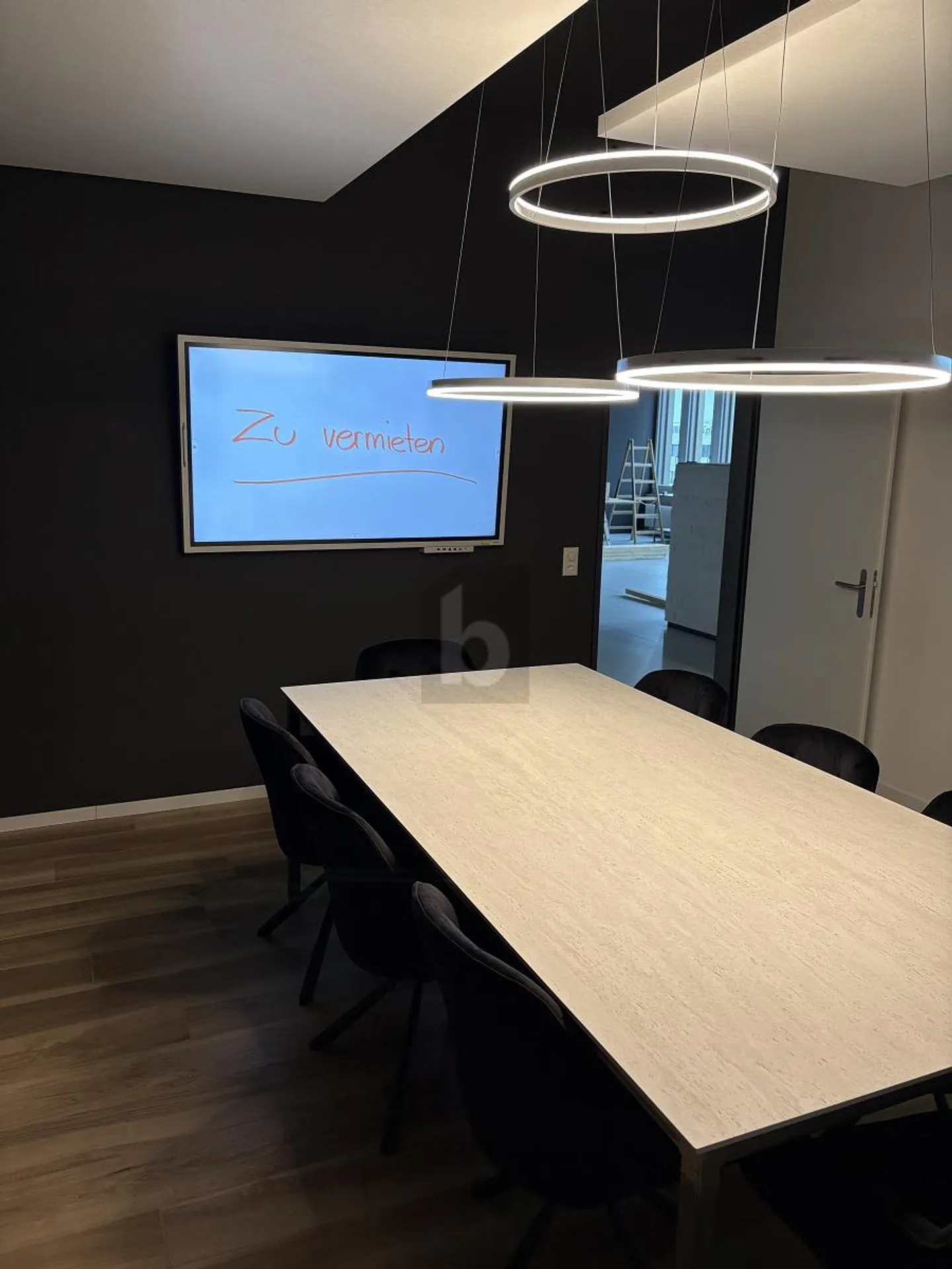 BUREAUX MODERNES DANS UN CENTRE D'AFFAIRES EN CROISSANCE - Photo 1 sur 6