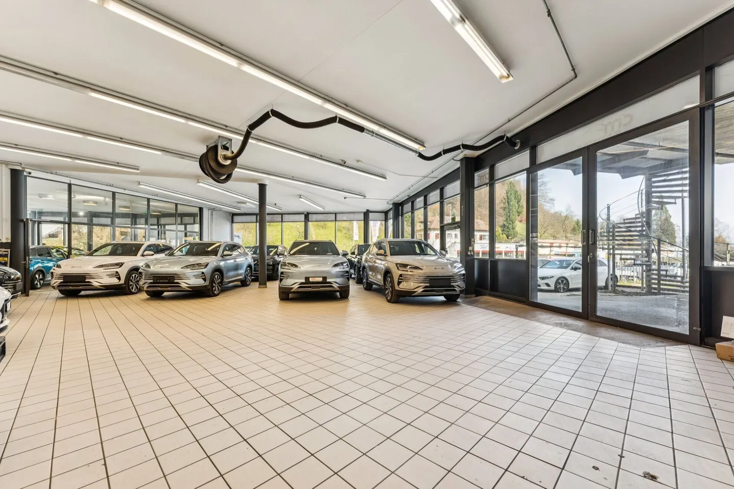 Geräumiger Showroom zu vermieten - Foto 6 von 11