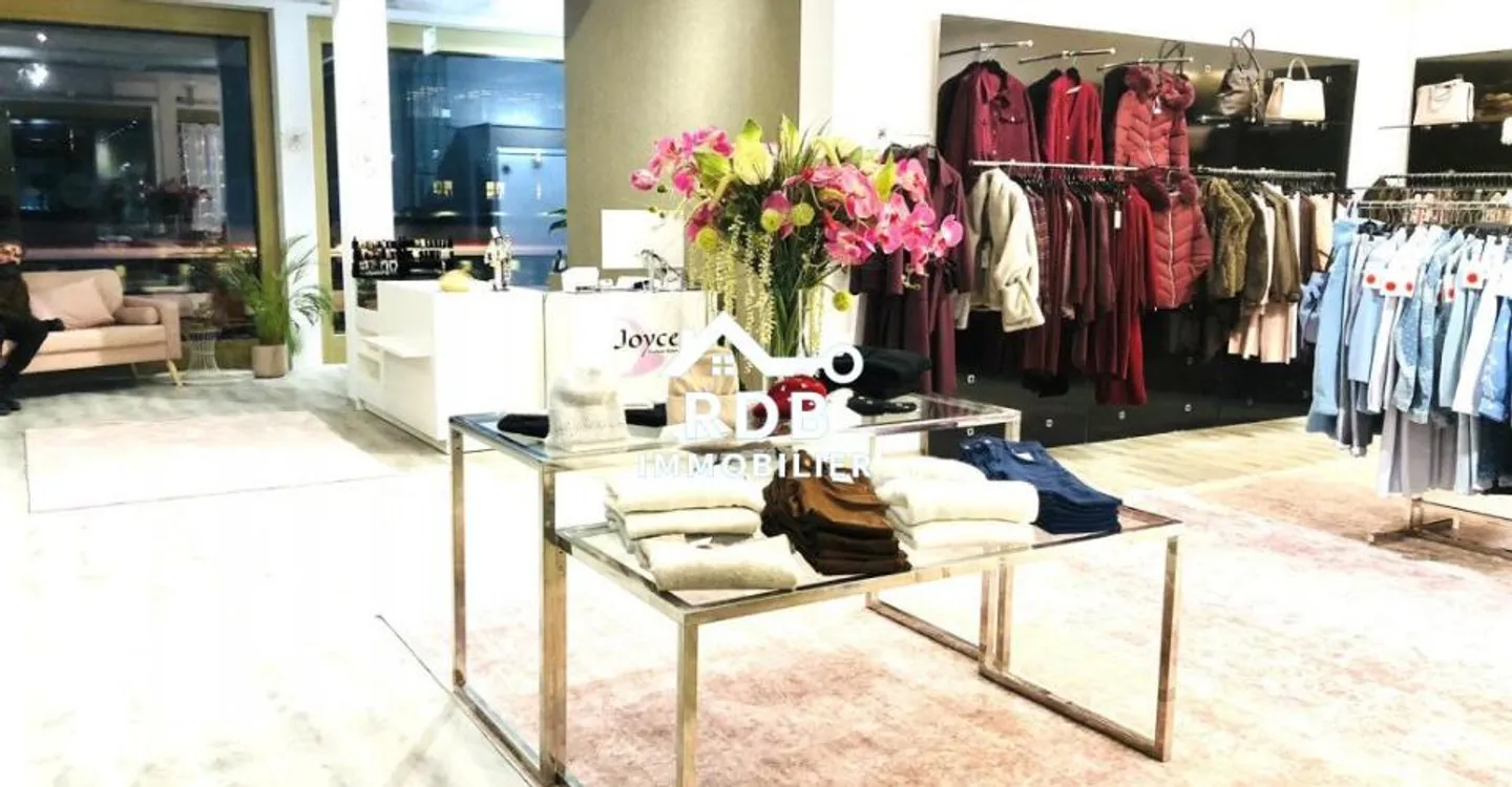 Commerce - Photo 1 of 7