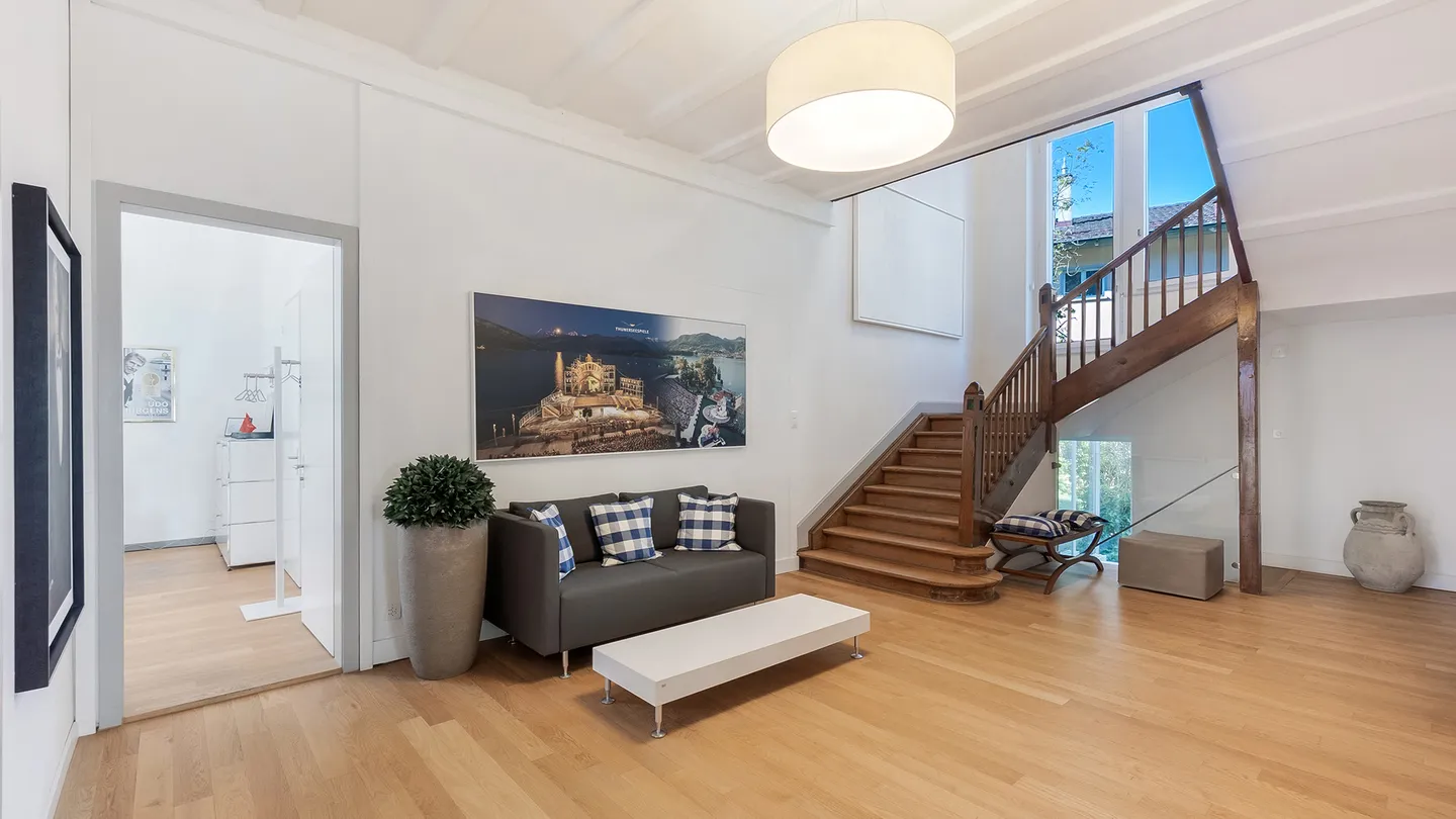 Representative Office Villa with Character and Garden! - Photo 3 of 12