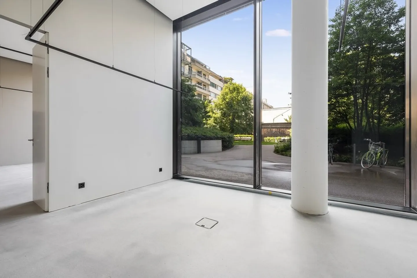 Representative Luxury Space in Claraturm - Photo 6 of 12